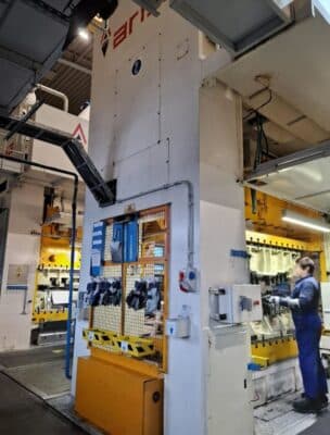 プレス機 Arisa S2.400.260.FD - 400 トン (写真 6)