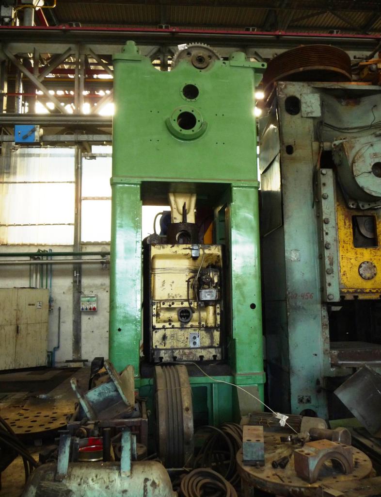 トリミングプレス TMP Voronezh KB2535 - 315 トン
