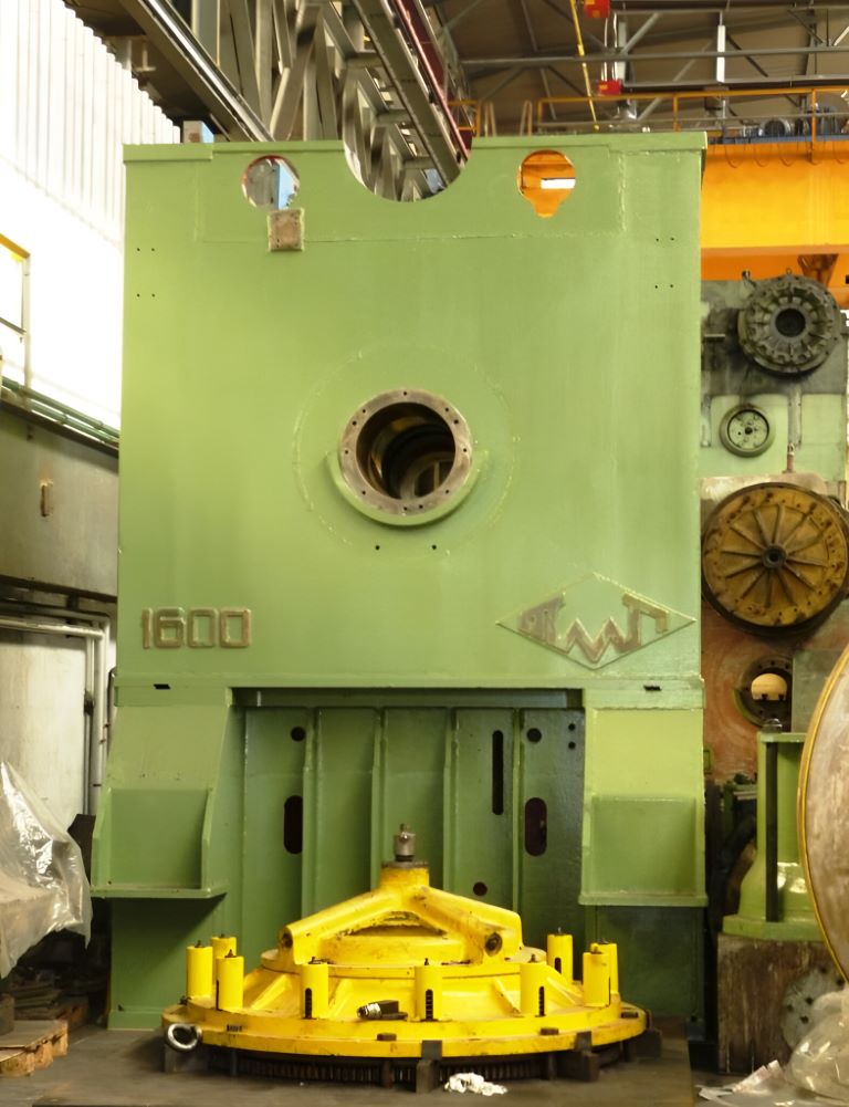 トリミングプレス TMP Voronezh K2542 - 1600 トン