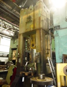 トリミングプレス TMP Voronezh KB2536 - 400 トン ID: S89190