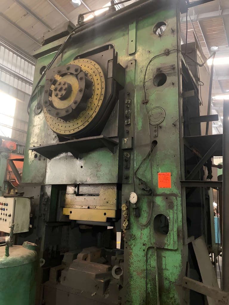 熱間鍛造プレス Smeral LZK 1000 - 1000 トン