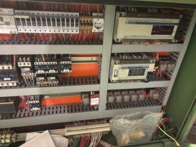 ナックルジョイントプレス Barnaul KB8336 - 400 トン (写真 1)