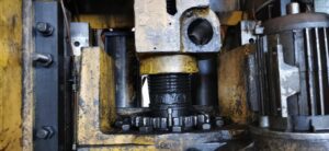 C型プレス KarpatPressMash KG2132 - 160 トン (写真 1)