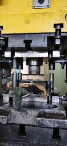 トリミングプレス TMP Voronezh KA2534 - 250 トン (写真 1)