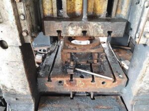 トリミングプレス TMP Voronezh K9538 - 630 トン (写真 5)