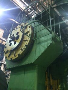 トリミングプレス TMP Voronezh KA9033 - 200 トン (写真 1)