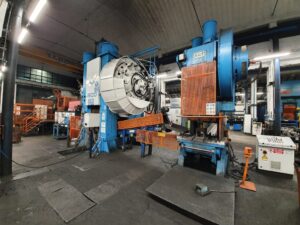 熱間鍛造プレス TMP Voronezh KB8042 - 1600 トン (写真 1)