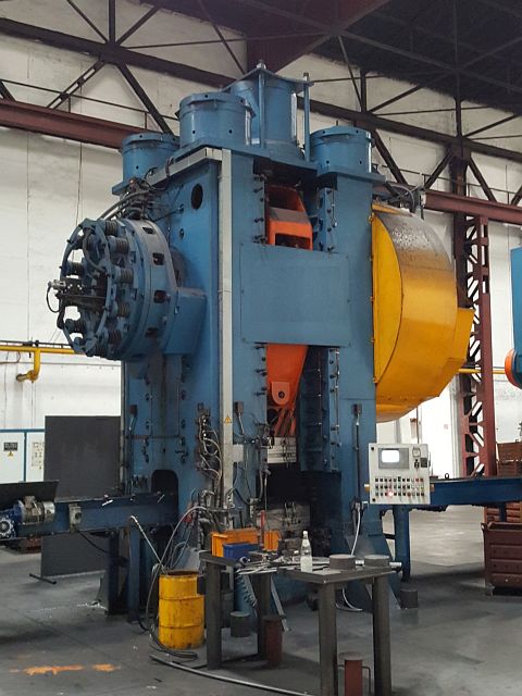 熱間鍛造プレス TMP Voronezh K04.038.842 - 1600 トン
