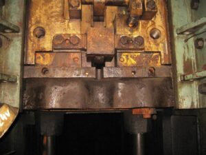 熱間鍛造プレス TMP Voronezh KB8546 - 4000 トン (写真 4)