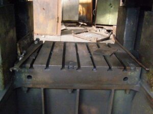 トリミングプレス TMP Voronezh KA9035 - 315 トン (写真 6)