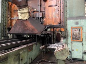 プレス機 TMP Voronezh K3546 - 4000 トン (写真 3)