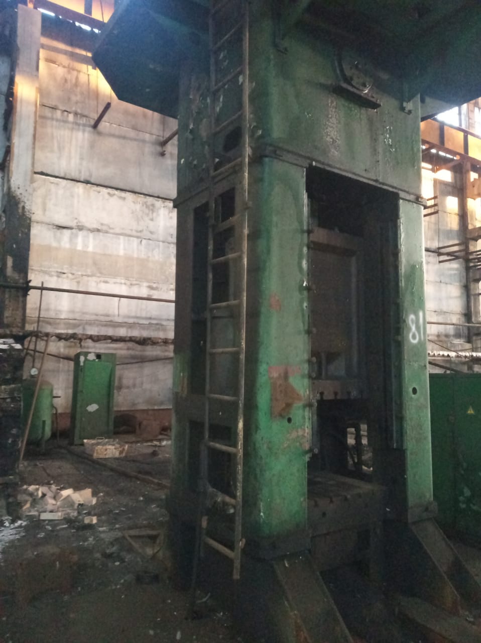 トリミングプレス TMP Voronezh KA9536 - 400 トン