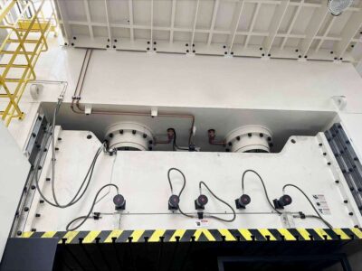 プレス機 Simpac PH-1000 - 1000 トン (写真 4)