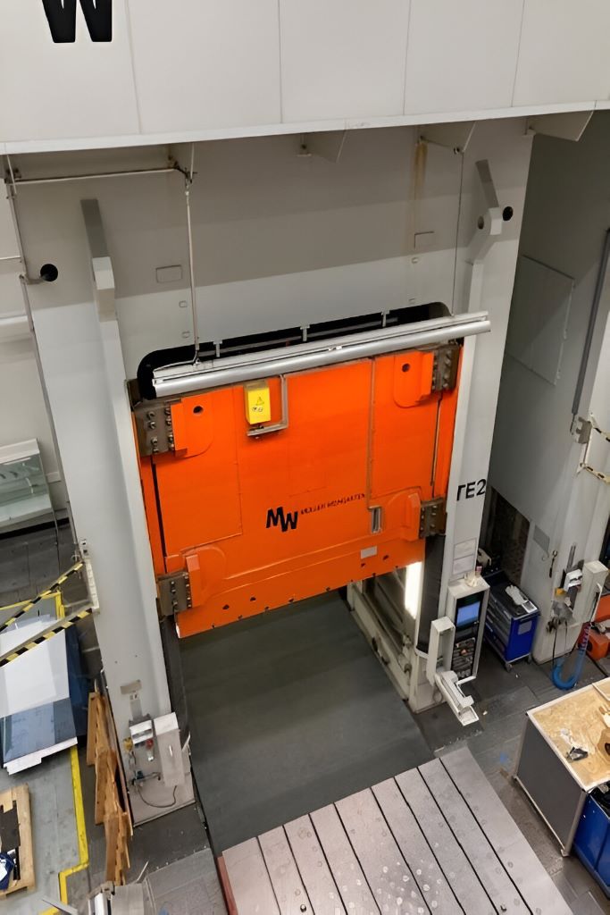 プレス機 Muller Weingarten ZE 2000-30 - 2000 トン