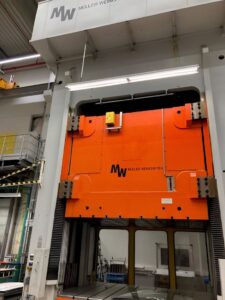 プレス機 Muller Weingarten ZE 2000-30 - 2000 トン (写真 2)