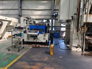 プレス機 Weingarten D6-2500T-3D TR - 2500 トン (写真 4)