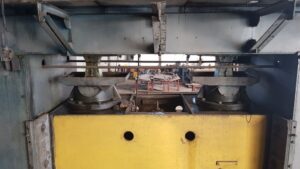 プレス機 Erfurt PKZZ I 800 - 800 トン (写真 1)