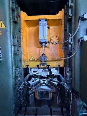 熱間鍛造プレス Rovetta FO200 - 200 トン (写真 3)
