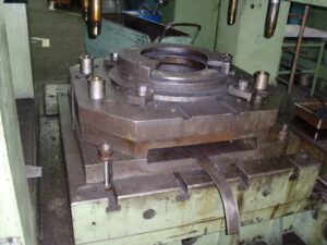 トリミングプレス TMP Voronezh K9540 - 1000 トン (写真 3)