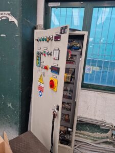 熱間鍛造プレス Farina GAS-650 - 650 トン (写真 1)