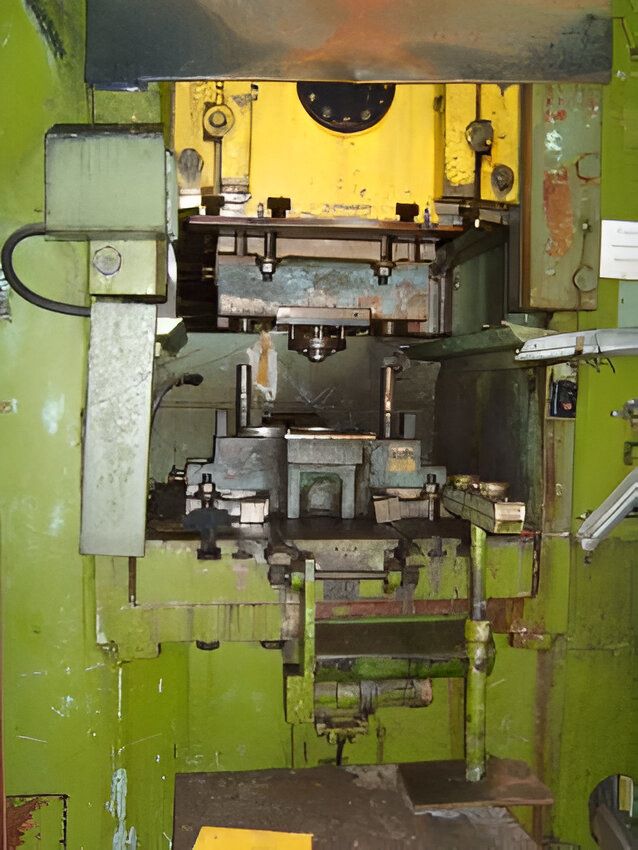 ナックルジョイントプレス Barnaul KB8338 - 630 トン