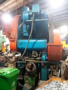 熱間鍛造プレス National Maxipres 500 E8 - 500 トン (写真 6)