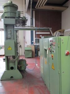 ねじプレス Weingarten PA 140 - 320 トン (写真 4)