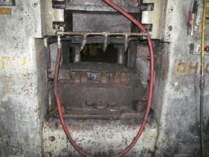 熱間鍛造プレス National Maxipres 2500 - 2500 トン (写真 12)