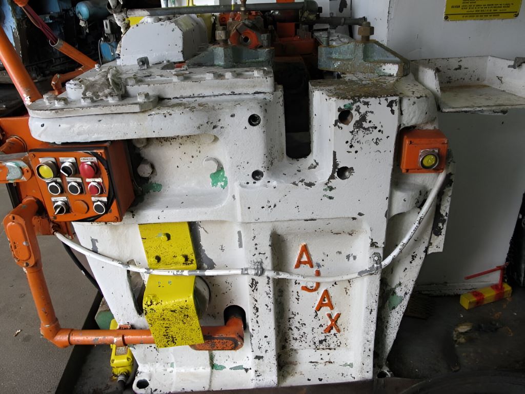 水平鍛造機 Ajax 1″ - 200 トン