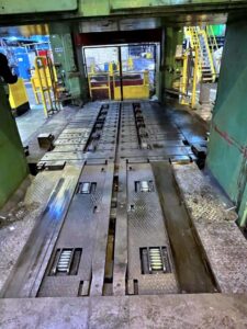 プレス機 Muller Weingarten VK 1250.45.76 - 1250 トン (写真 5)