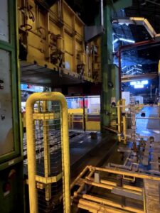 プレス機 Muller Weingarten VK 1250.45.76 - 1250 トン (写真 7)