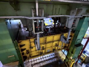 プレス機 Muller Weingarten VK 1250.45.76 - 1250 トン (写真 21)