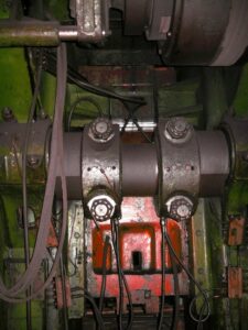 ナックルジョイントプレス Barnaul K846B - 800 トン (写真 1)