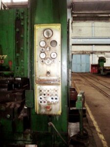 油圧プレス Muller ZE 600 - 600 トン (写真 2)