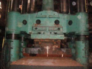 自由鍛造プレス Schloemann 1200 MT - 1200 トン (写真 4)