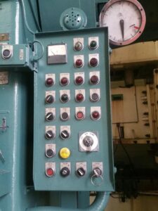 冷間鍛造プレス Aida PK-63 - 630 トン (写真 4)