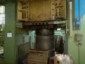 油圧プレス Dnepropress PA2646 - 4000 トン (写真 2)