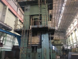 油圧プレス Dnepropress PA2646 - 4000 トン (写真 8)