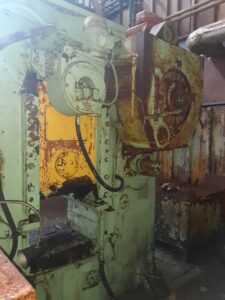 ナックルジョイントプレス Barnaul KB8336 - 400 トン (写真 1)