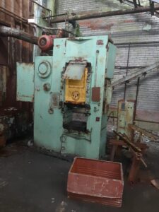 ナックルジョイントプレス Barnaul KB8336 - 400 トン ID: 75880