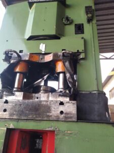 ナックルジョイントプレス Grabener GKN 1000 - 1000 トン (写真 2)