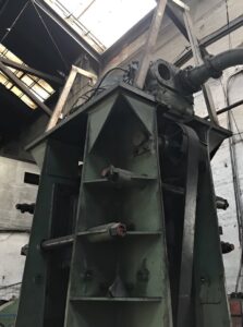 カウンターブロー鍛造ハンマー Beche DGH 16 - 16 トン (写真 2)