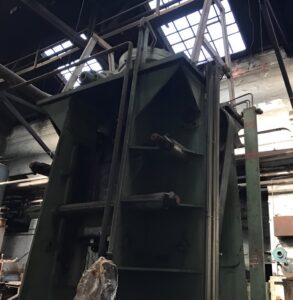 カウンターブロー鍛造ハンマー Beche DGH 16 - 16 トン (写真 4)