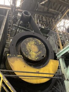 熱間鍛造プレス Komatsu CAH3000 - 3000 トン (写真 3)