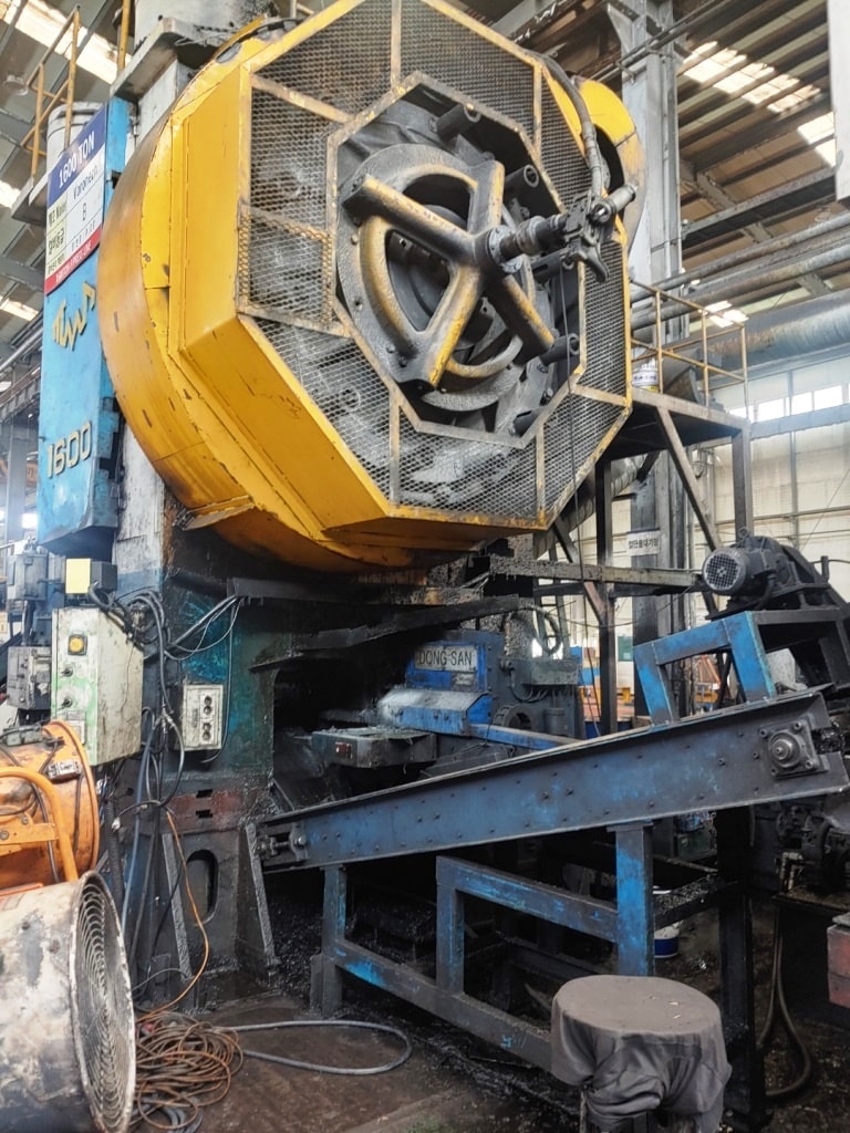 熱間鍛造ライン TMP Voronezh KB8542 - 1600 トン