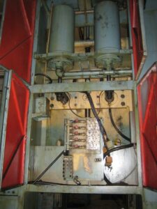 トリミングプレス TMP Voronezh KG2540 - 1000 トン (写真 3)