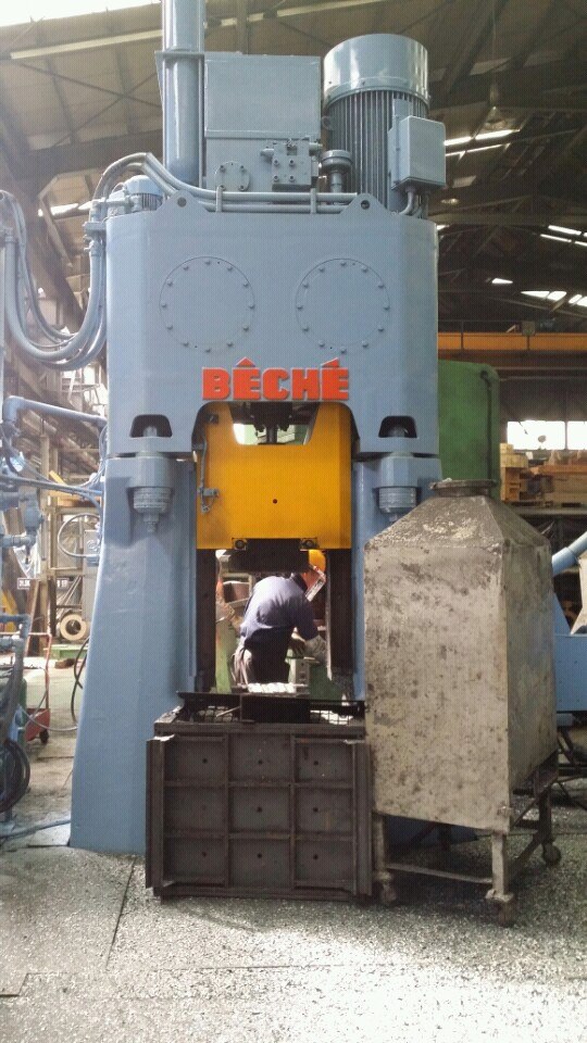 油圧鍛造ハンマー Beche KGH 3.15 - 31.5 kJ