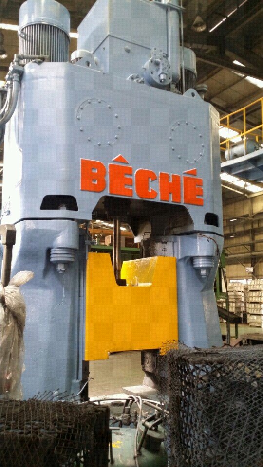 油圧鍛造ハンマー Beche KGH 8 - 80 kJ