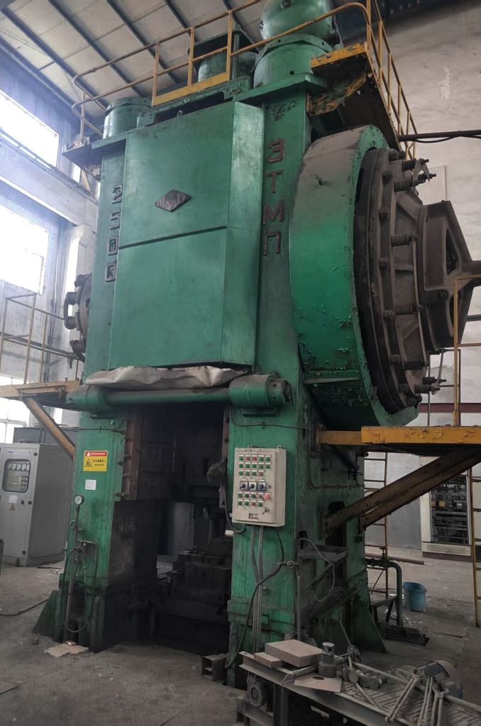熱間鍛造プレス TMP Voronezh K8544 - 2500 トン