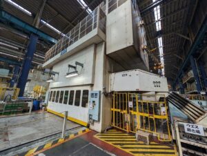 プレス機 Aida FT4-1500G - 1500 トン (写真 3)